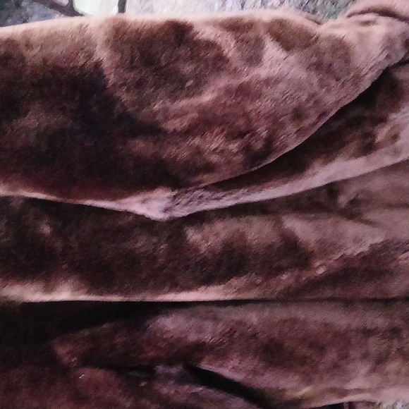 EUC, Vintage Sheered Beaver Fur coat size med/large. LUXURY - Picture 11 of 16